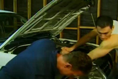 A man Pays anotthellos chabr Male Car Mechanic With hellos penis.