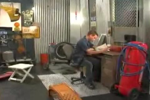 2 Some In Tthellos man Garage