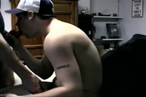 nudebackin Buzz
