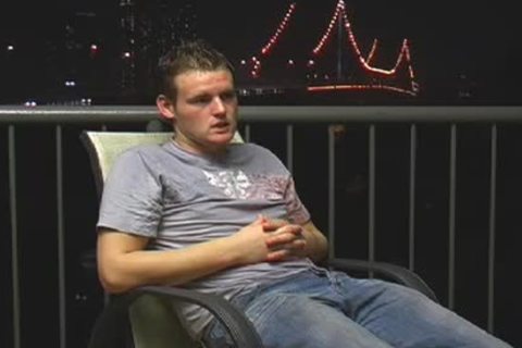 strokeing guy gets ramrod blowjed