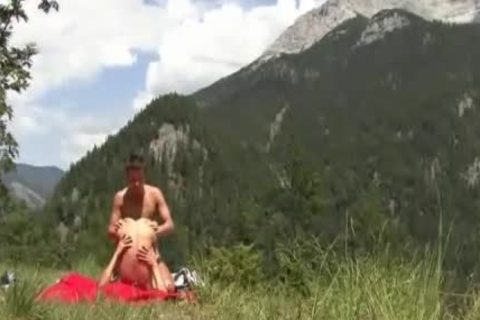 Johnny Lee Is cuming