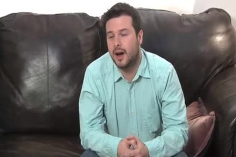 Straight man receives A blow job-service