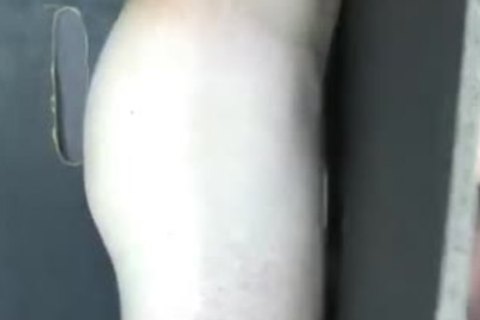Gloryhole suck