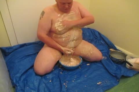 Sploshing! overweight guy Has Messy fun