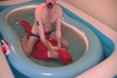 Santa receives A Surprise. Grabbed from behind, nailed In The sexy Tub, Choked, Drowned, Gagged And Fondled. Santa Was Played By Bitethebullet And The hangman Was Played By Rablondon.