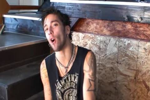 Matteo Is A twink Who likes To bang