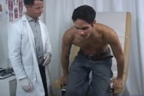 fine homosexual chap Sex Close Up he Reached Behind Himself And Took Hold Of A