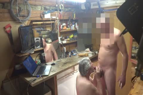 Besuch In Meiner Werkstatt Nackt Und Geil