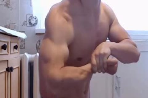 Muscle guy's Free Sex Chat On Cruisingcams.com