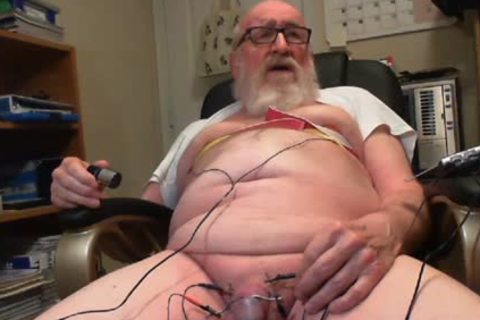 Thehungarianguy older Daddy Electro Stimulation cum Session