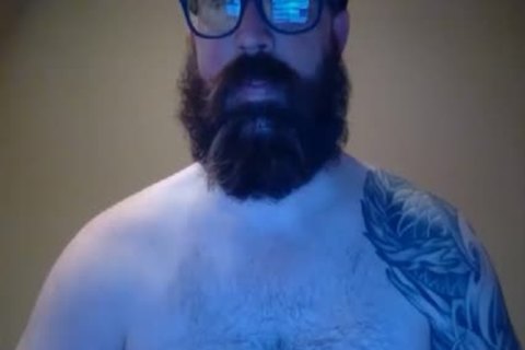 BEARDGAME227 LOOKIN FOR SOME weenie