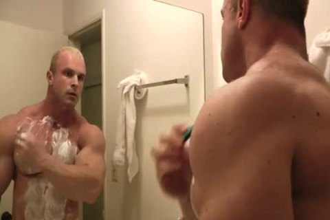 480px x 320px - Con Shaving And Showering at GayPorno.fm