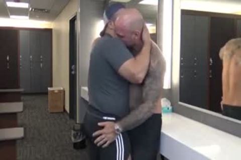 MUSCLE BEAR BODY BUILDER fucked AT THE GYM