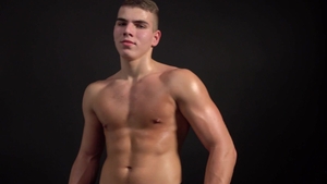 East Boys: Plowing hard & muscled bodybuilder