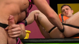 Club Inferno Dungeon - Bulge digs stretching