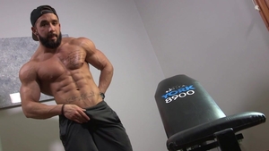 Maskurbate - Young and hot bodybuilder sexy dancing in the gym