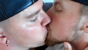 ManPuppy.com: Very hawt gay Leo wishes the best sex