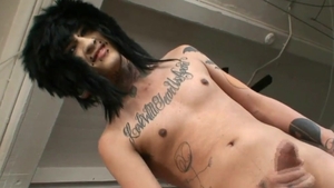 AlternaDudes: Latino Dalive jacking off in public