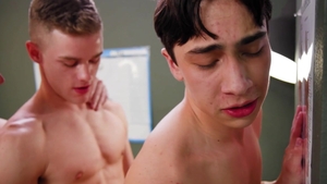 NextDoorTwink: Caucasian Jonathan Tylor jerking big dick