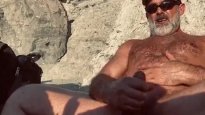 GayHub24.com - DADDY GOONER jack off INSTRUCTION AT THE BEACH