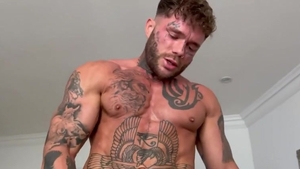 Two yummy yummy Hunks Helping Each Other To cum [ONLYFANS]