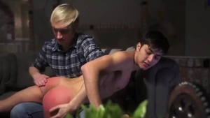 sleazy Latino receives Spanked