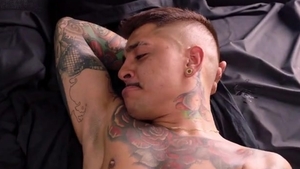 Latino Bottom lad Engelberth