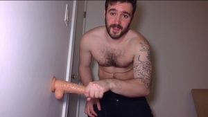 Forest Cliff (forestcliff) Solo - bonks Himself With A sex-dildo On The Wall