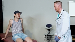 DoctorTapes: Sneaky Photo Shoot with Dr. Kayman