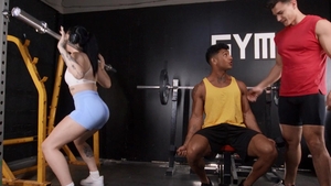Men: Bulge Meets Muscles at the Gym