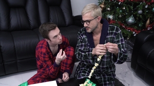 Family Dick: Mistletoe Muff Muncher