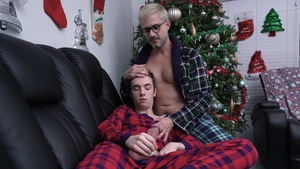 Family Dick: Mistletoe Muff Muncher