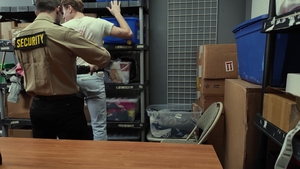 Afraid Twink Offers himself to Officer