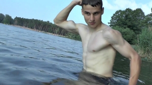 Rippling Muscles in Photo Elation