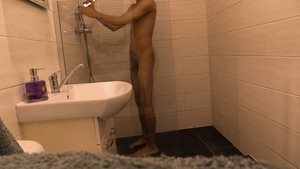 Dicks in Hand: A Twink's Delight
